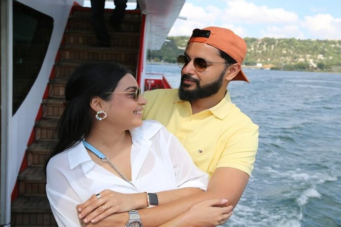 2 Hours Bosphorus Cruise Boat Tour in Istanbul - Asian side clarity: Beylerbeyi Palace and the shoreline feel