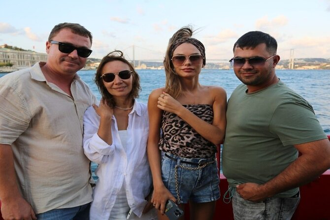2 Hours Bosphorus Cruise Boat Tour in Istanbul - Maiden’s Tower slowdown: the most timed part of the cruise