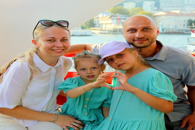 2 Hours Bosphorus Cruise Boat Tour in Istanbul - Audio guide reality: 11 languages, but phone setup is key