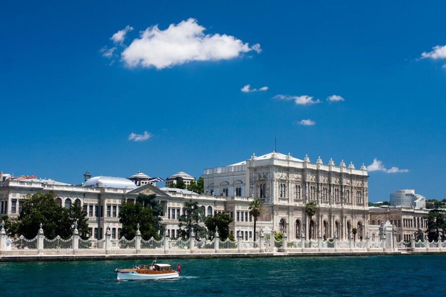 Afternoon Cruise on the Bosphorus and Golden Horn - Mosques, wooden villas, and bridges: the details between the famous buildings