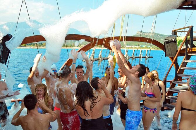Alanya All Inclusive Pirate Boat Trip With Hotel Transfer - Aşıklar Mağarası caves: how the swim stops work in real life