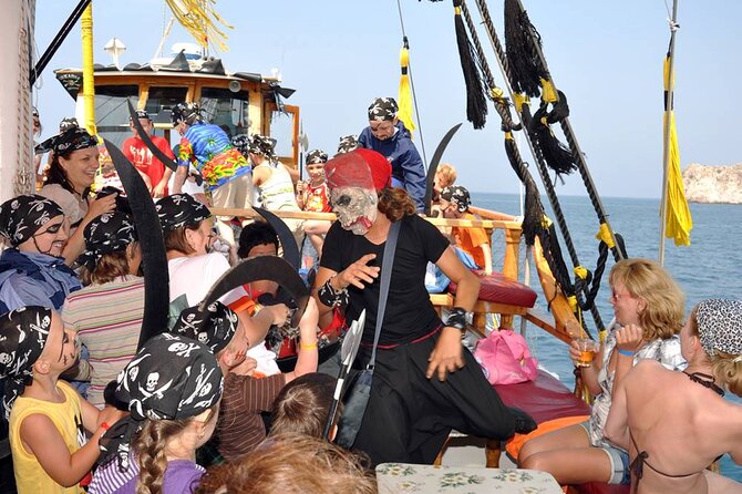 Alanya All Inclusive Pirate Boat Trip With Hotel Transfer - What can go wrong: crowds, bathroom details, and sea conditions