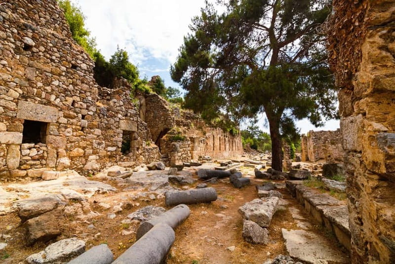 Alanya: Ancient Ruins & Hidden Coves of Gazipaşa w/ Cave - Lunch at a local restaurant: use it to pace the afternoon