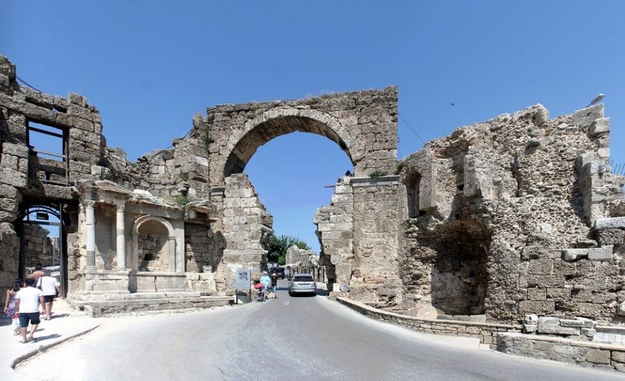 Alanya: Aspendos, Kursunlu Waterfalls and City of Side Tour - Lunch in Antalya Province: included, but choose your expectations