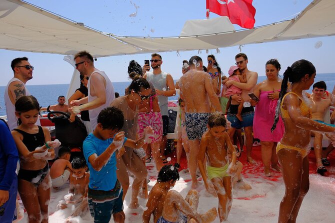 Alanya Boat Trip w/Unlimited Drinks & Lunch (Free Hotel Transfer) - From hotel pickup to harbor: what your day looks like