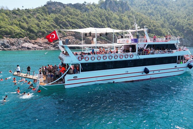 Alanya Boat Trip w/Unlimited Drinks & Lunch (Free Hotel Transfer) - Getting onboard early so you get the spot you want