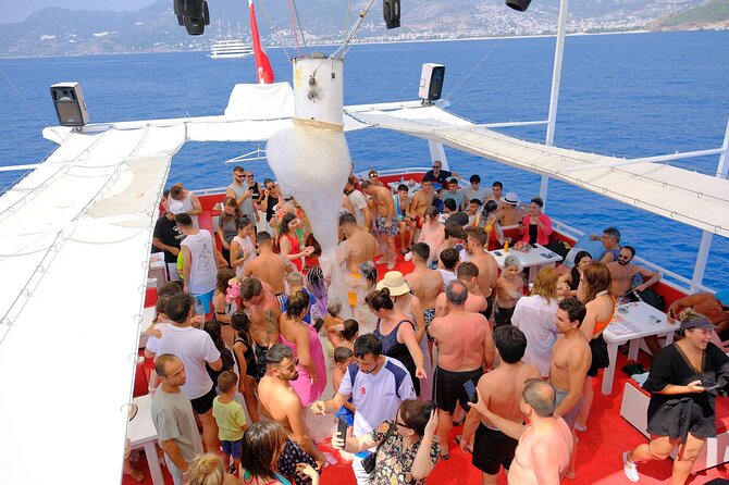 Alanya Boat Trip w/Unlimited Drinks & Lunch (Free Hotel Transfer) - Ulas Beach and lunch onboard: simple food that actually fills you up