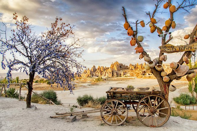 Alanya: Cappadocia 2 Day Guided Bus Tour incl. Hotel - Guide quality: mostly praised, one clear complaint