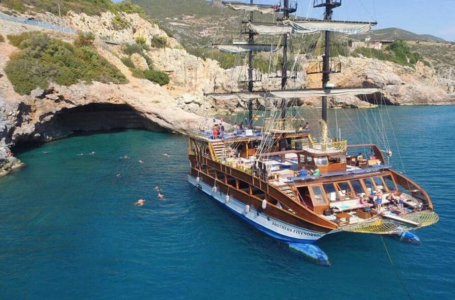 Alanya: Catamaran Boat Tour with Snorkeling with Lunch - Snorkeling Reality Check: Bring Your Own Gear