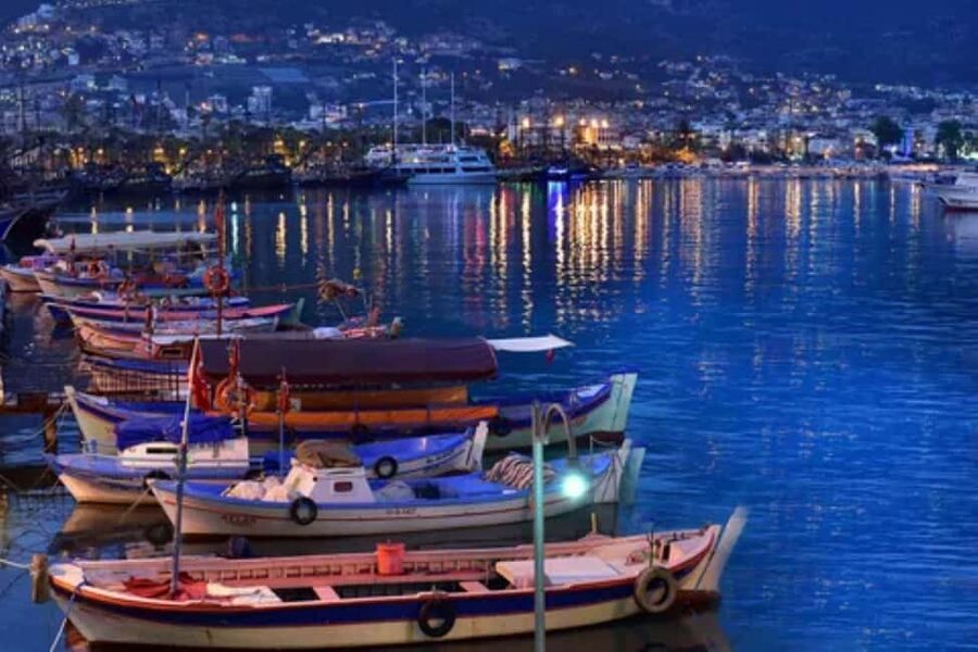 Alanya City Tour: Day/Night, Cable Car & Cleopatra Beach - Süleymaniye Mosque and Damlataş Cave, two stops that change the temperature