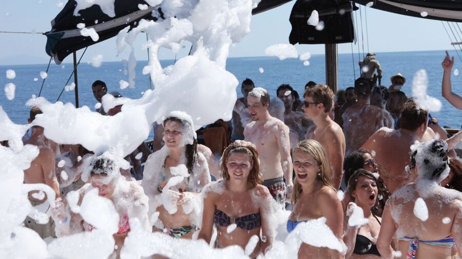 Alanya: Disco Boat Tour with Foam Party and Unlimited Drinks - Key highlights at a glance
