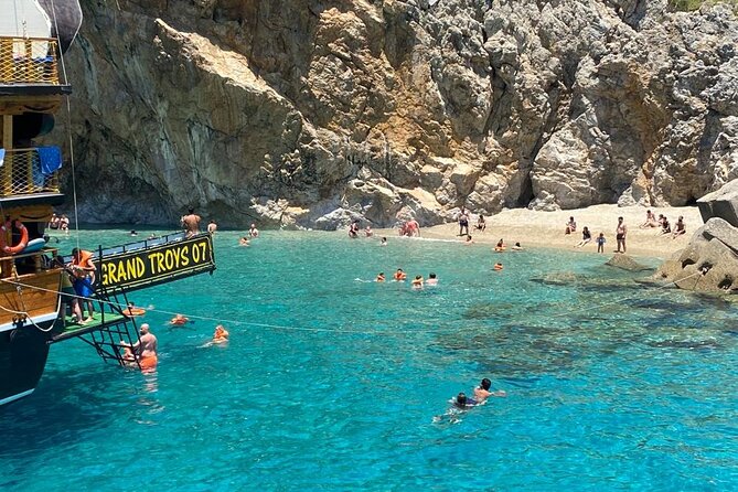 Alanya Grand Pirate Boat Tour with Lunch, Soft Drinks & Transfer - Who this Alanya pirate boat fits best