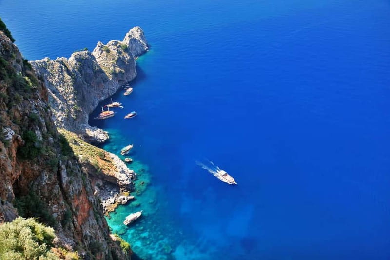 Alanya: Pirate Boat Party with Foam, Disco, Lunch & Drinks - Pirate Boat Party in Alanya: The vibe and why it works