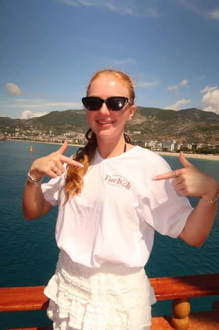 Alanya: Pirate Boat Party with Foam, Disco, Lunch & Drinks - Swim breaks near Kızılkule and Cleopatra Beach