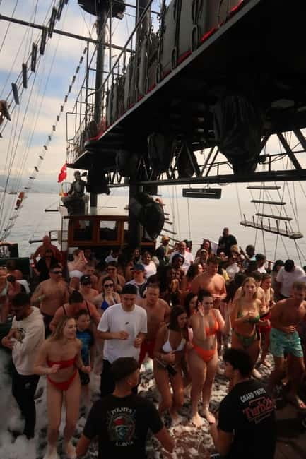 Alanya: Pirate Boat Party with Foam, Disco, Lunch & Drinks - Lunch on board: grilled chicken, spaghetti, and local salads