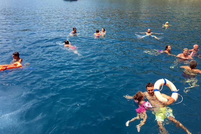 Alanya Pirate Boat Trip With Unlimited Drinks & Lunch - Drinks and extras: what’s unlimited, what costs extra