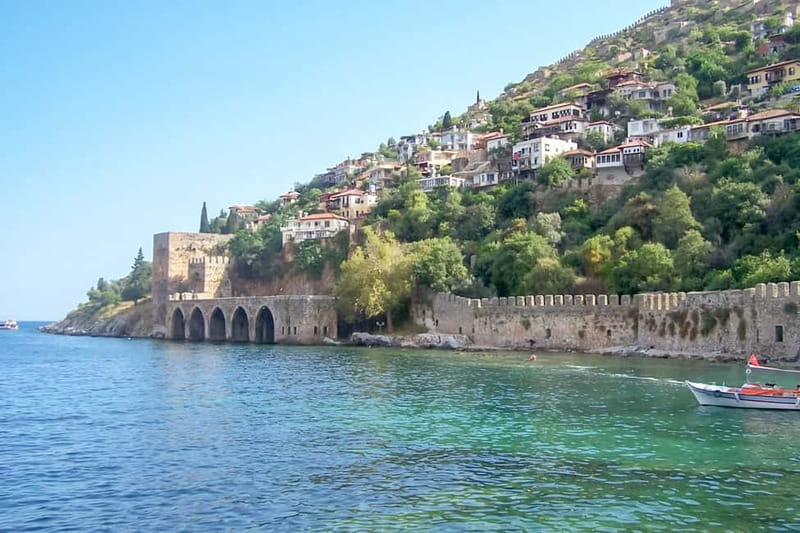 Alanya: Pirate Boat with Transfer, Lunch & Unlimited Drinks - Key Highlights at a Glance