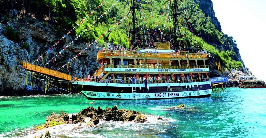 Alanya: Pirates Boat Trip with Lunch and Hotel Pickup - Key things to know before you go