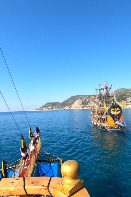 Alanya: Pirates Boat Trip with Lunch and Hotel Pickup - Pirate boat fun, with real swim time