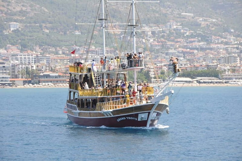 Alanya Relax Boat Tour with Caretta and Dolphin View - The Schedule: Photo Stop Time and Sea-Time Balance