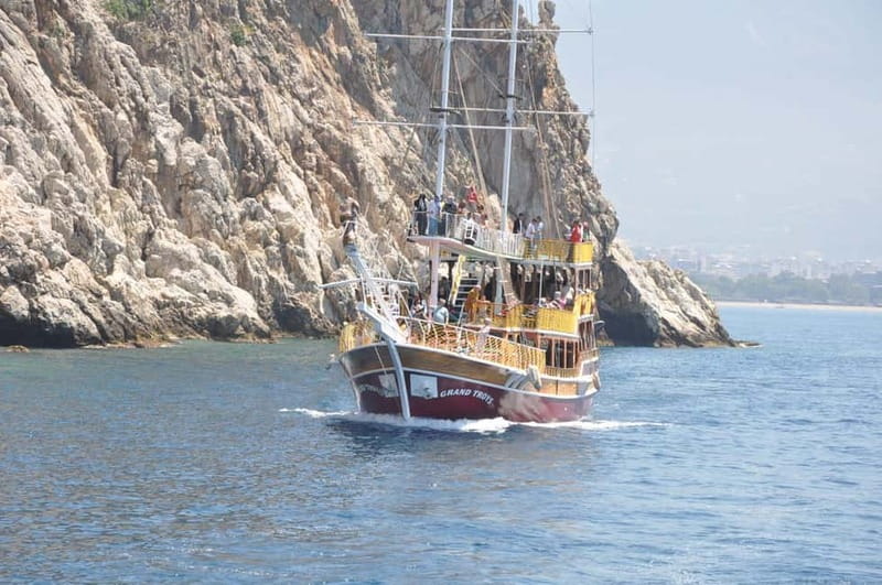Alanya Relax Boat Tour with Caretta and Dolphin View - Views You Actually Remember: Castle, Red Tower, and Harbor Glimpses