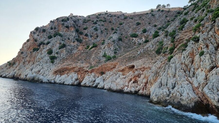 Alanya: Relax Boat Trip With Lunch & Swimming - Boat Size, Onboard Comfort, and What You’ll Actually Use