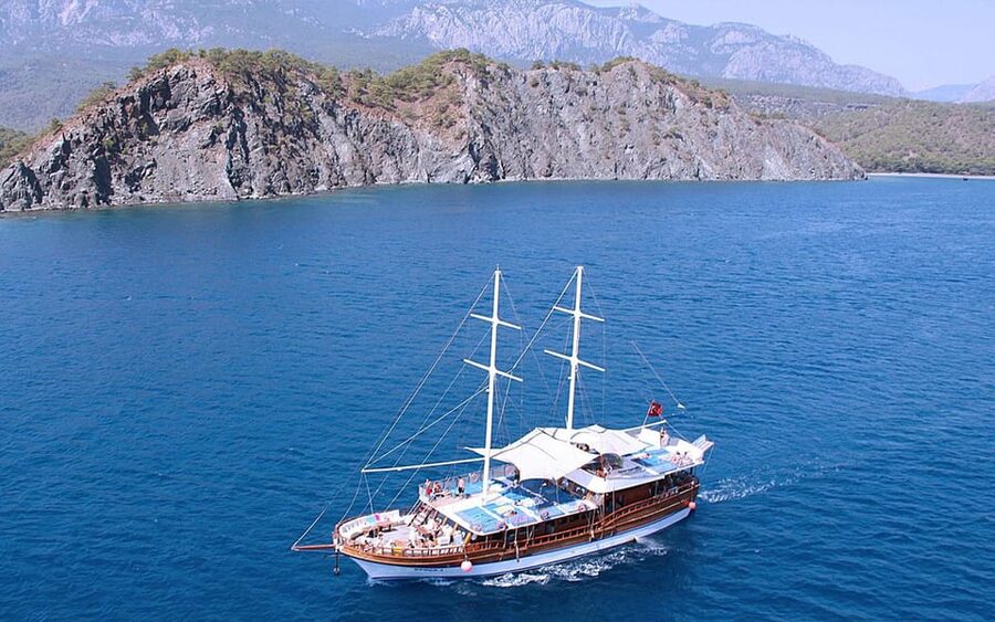 Alanya Relaxing Family Boat Tour Without Foam And Loud Music - Why this Alanya boat day feels calmer than party-ship tours