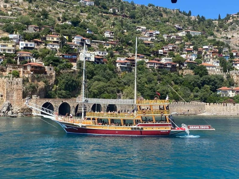 Alanya: Small-Group Boat Tour with Lunch and Soft Drinks - Cleopatra Beach swim plus onboard lunch, with soft drinks on tap