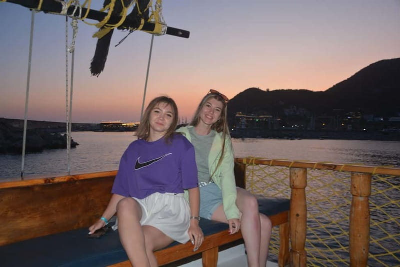 Alanya: Sunset Party Boat w/ Dinner & Unlimited Drinks - Why this Alanya sunset party boat feels like a great deal