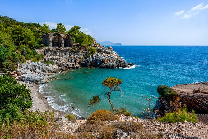 Alanya: Syedra Iotape Lie Cave and Antiochia Cragum Tour - Antiochia ad Cragum: Roman-era city on coastal cliffs