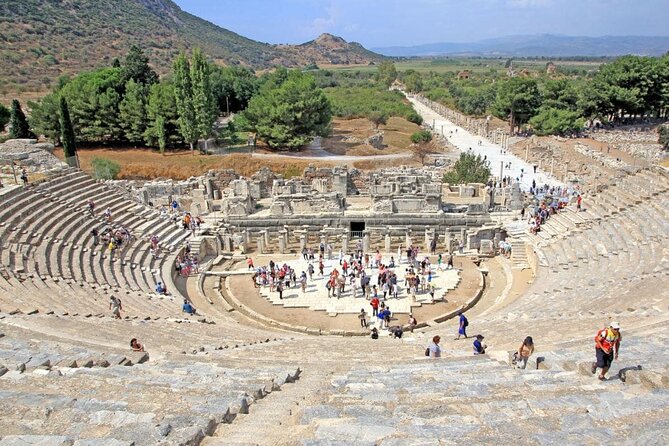 ALL INCLUSIVE Private Ephesus, House of Virgin Mary with lunch - Transport and timing: how private rides change the crowd story