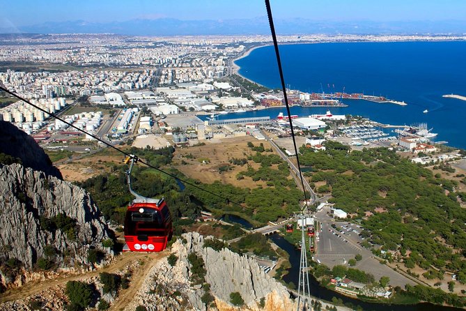 Antalya: City Tour with Boat Trip, Old Town & Waterfalls - Hadrian’s Gate and the Old Town maze: where you should spend your time