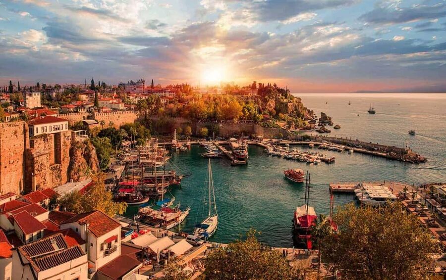 Antalya: Kaleici, Duden Waterfalls And Boat Tour With Lunch - Kaleiçi Old Town: Hadrian’s Gate, Clock Tower, Yivli Minaret, and Free Wandering