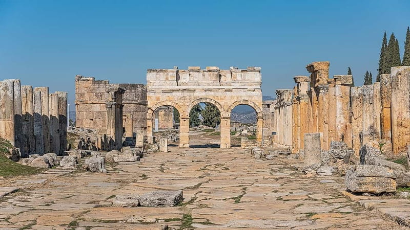 Antalya: Pamukkale Tour with Hot Air Balloon and Lunch - What happens at Pamukkale before and after the balloon flight