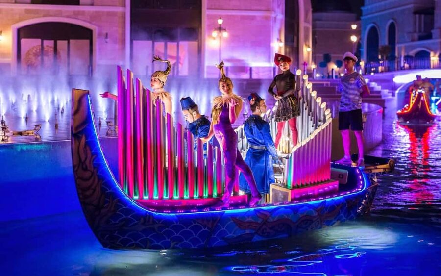Antalya/Side/Alanya: Land of Legends Night Show w/Shopping - Shopping strategy: browse without losing the show