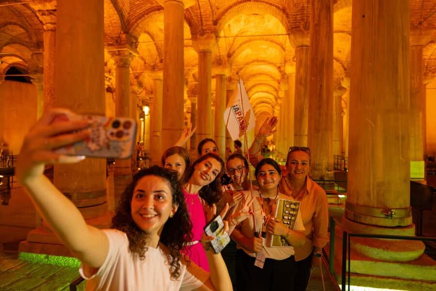 Basilica Cistern Guided Tour & Blue Mosque Audio Guide - Blue Mosque Audio Guide Bonus: Freedom Without Another Line