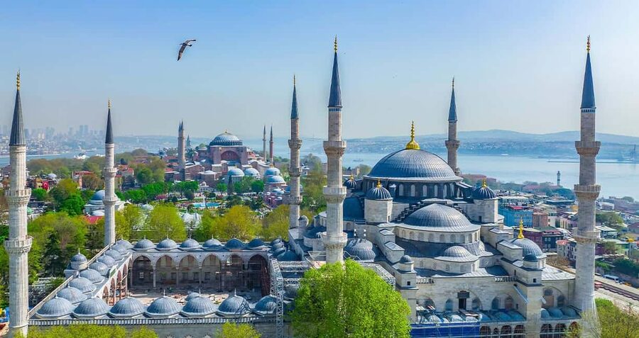 Basilica Cistern, Hagia Sophia, Blue Mosque Tickets & Audios - Blue Mosque entry rules, plus a bonus audio tour for your phone