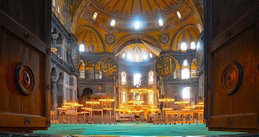 Basilica Cistern, Hagia Sophia, Blue Mosque Tickets & Audios - Basilica Cistern: underground atmosphere, glowing columns, and Medusa heads
