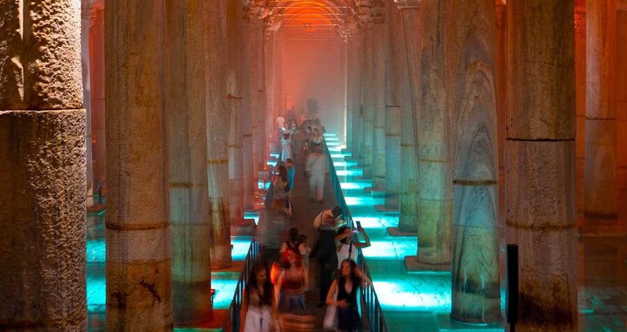 Basilica Cistern, Hagia Sophia, Blue Mosque Tickets & Audios - Best times to go, based on the schedule rules