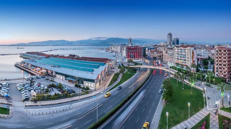 Best of Izmir: Private Walking Tour with a Local - Kordon Promenade: Sea views, tea breaks, and an easy sunset plan
