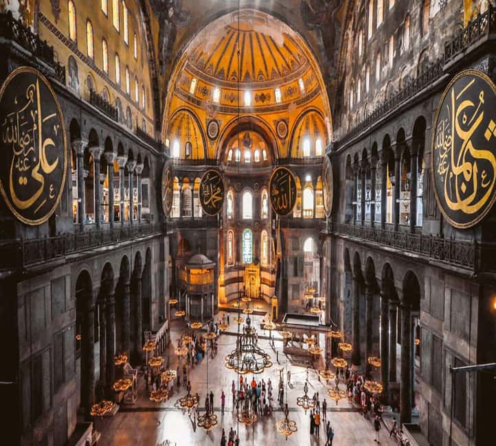 Blue Mosque, Hagia Sophia, Topkapı Palace &Grand Bazaar Tour - Topkapi Palace: where power lived, and the Golden Horn frames the view