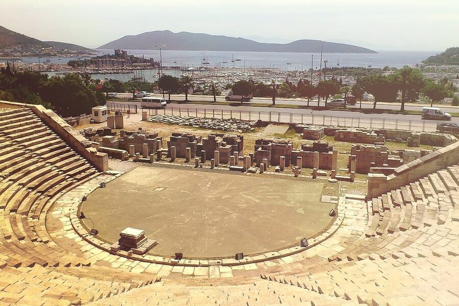 Bodrum City Tour : Lunch Guide Entry fees included - A Half-Day of Bodrum’s Castle, Ships, and 7th Wonder Mausoleum