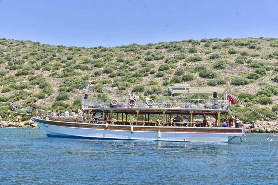 Bodrum Orak Island Boat Cruise with Lunch and Swimming - Swimming comfort: what to bring and how to avoid common problems