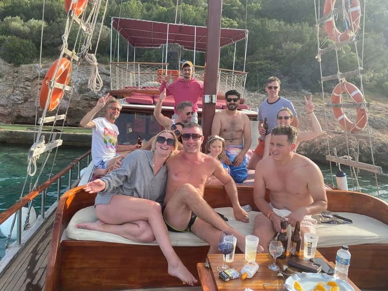 Bodrum: Turkish Maledives Boat Trip with Cruise Port Pickup - Your floating base: small group comfort and practical facilities