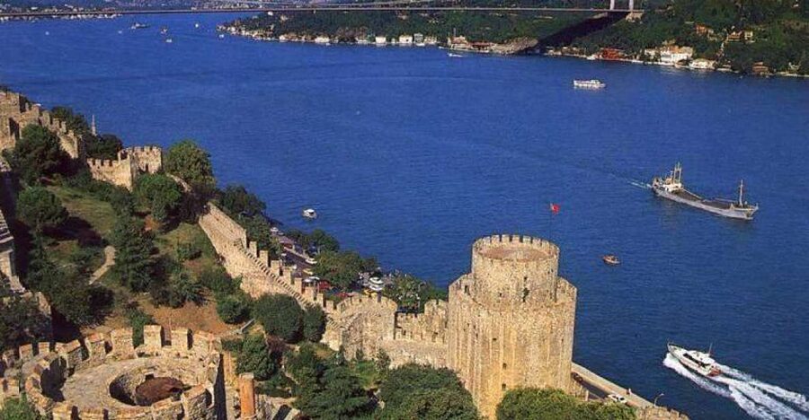 Bosphorus Boat Cruise & Two Continents Tour with Lunch - Balat and minority-era landmarks: St. Stephen, the Jewish Hospital, and the Metal Church