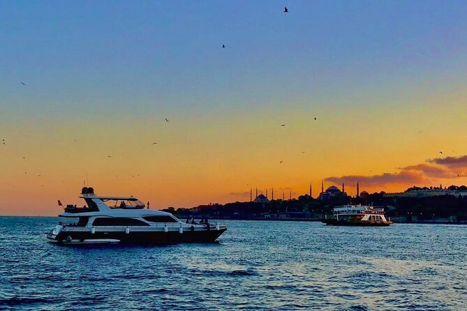 Bosphorus Sunset: An Enchanting Yacht Cruise in Istanbul - Old Istanbul Views Over the Golden Horn