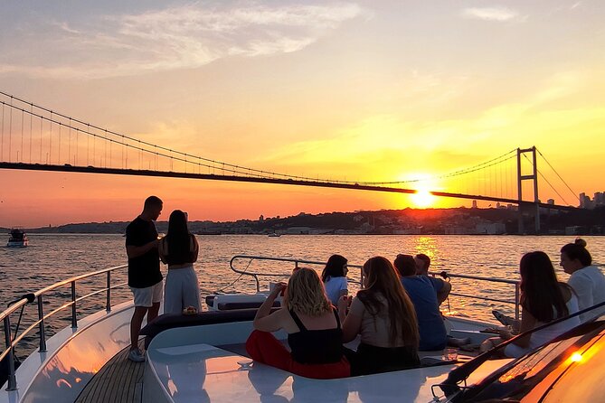 Bosphorus Sunset Yacht Experience: Istanbul’s Best - Why this Bosphorus sunset cruise feels like the right first Istanbul night