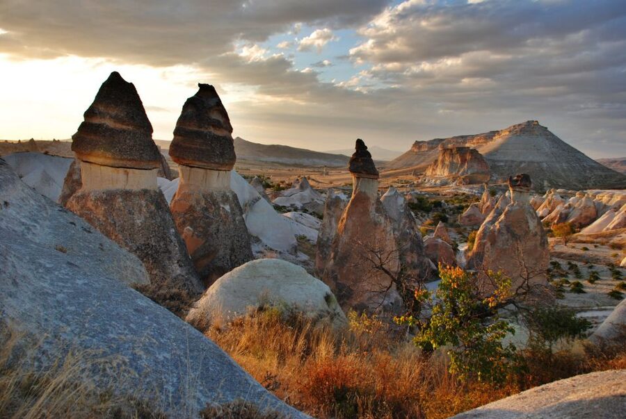 Cappadocia: Highlights Tour with Lunch and Entry Tickets - Avanos lunch and the craft stop that feels like real Anatolia