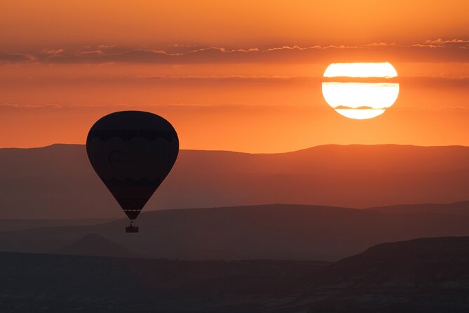 Cappadocia Hot Air Balloon Ride/ Turquaz Balloons - The landing celebration: champagne, cake, certificates, and the little extras
