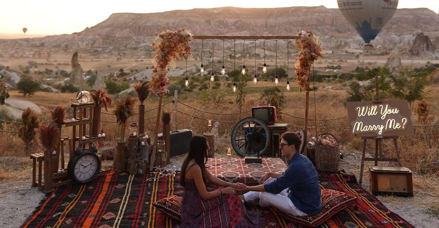 Cappadocia: Love Valley Proposal Service with Transfers - Marry Me decorations and treats: what you really get on arrival